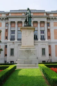 Statue de Bartolomé Esteban Murillo sur la Plaza de Murillo près du Prado